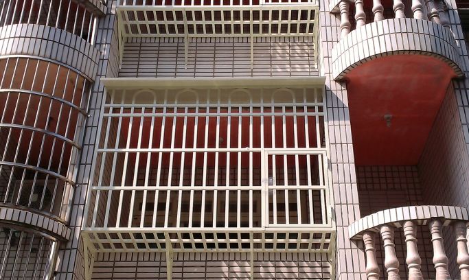 平鎮區中正二路防盜窗半圓防盜窗防盜凸窗