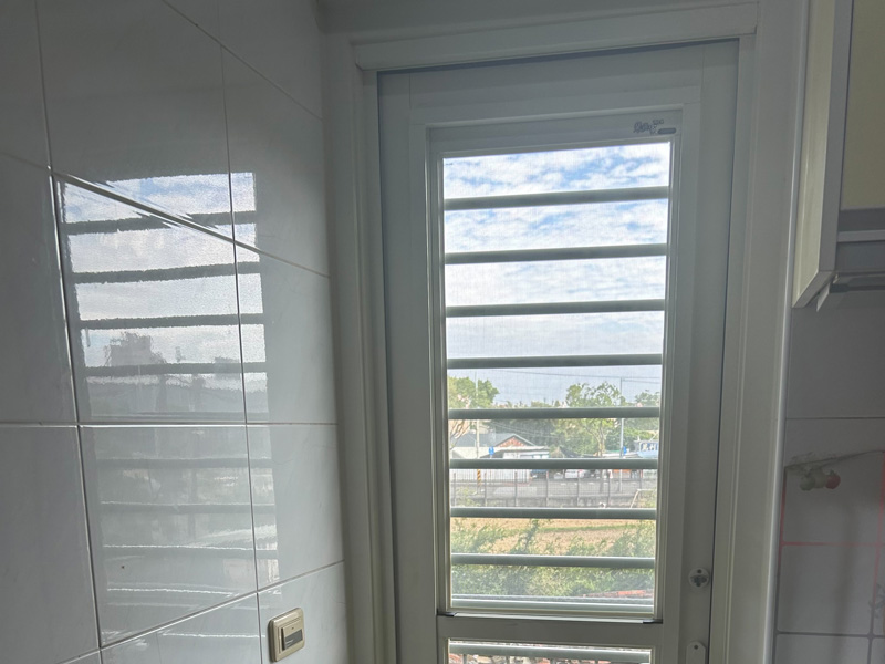 普忠路通風門乾式包框